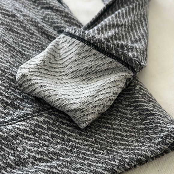 Lululemon Athletica Gray Long Sleeve Athletic Top - Picture 5 of 12
